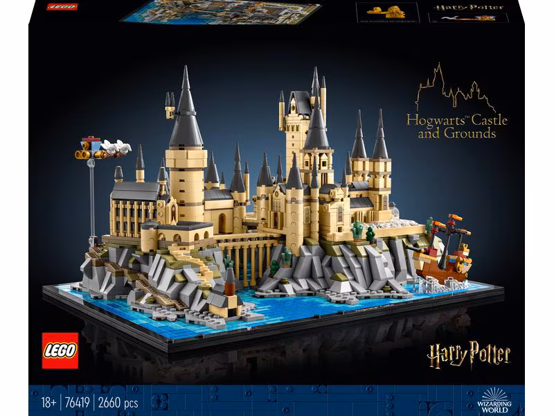 LEGO Hogwarts Castle and Grounds (76491) - Image 3