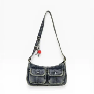 Vintage Denim Schultertasche mit Utility-Taschen & Charms