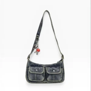Vintage Denim Schultertasche mit Utility-Taschen & Charms