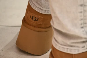 UGG